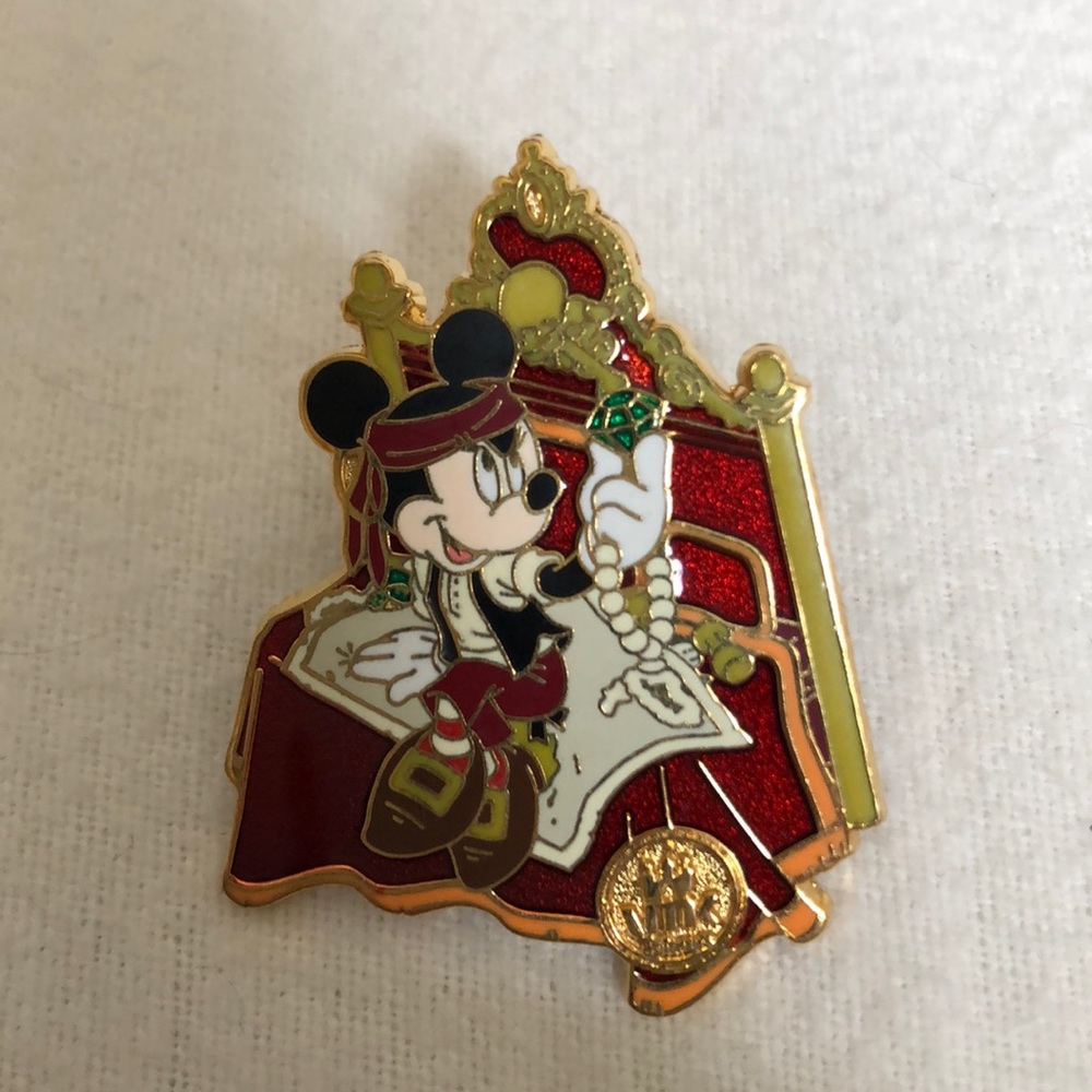 VMK 2007 Mickey Mouse pirate pin
